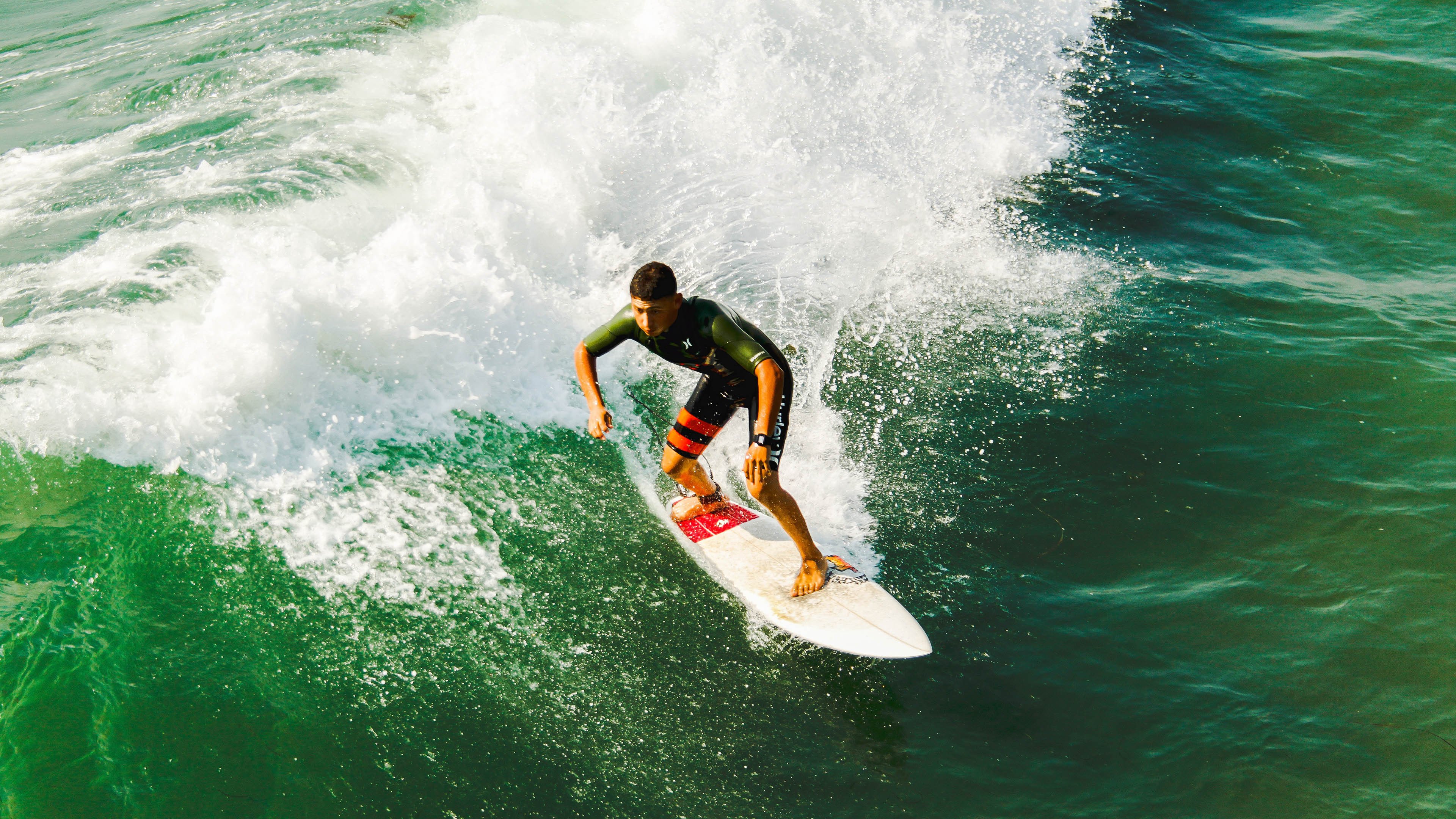 爱游戏 电竞-本·普劳德蝶泳50米表现燃爆泳池，普劳德游泳